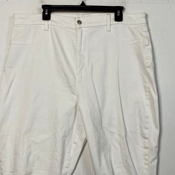 American Eagle Curvy Super Hi Rise White Distressed Jegging Size 20 - Picture 2 of 10